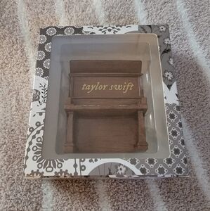 NIB Taylor Swift willow Holiday Ornament